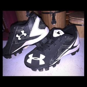 Youth Under Armour Cleats size 12